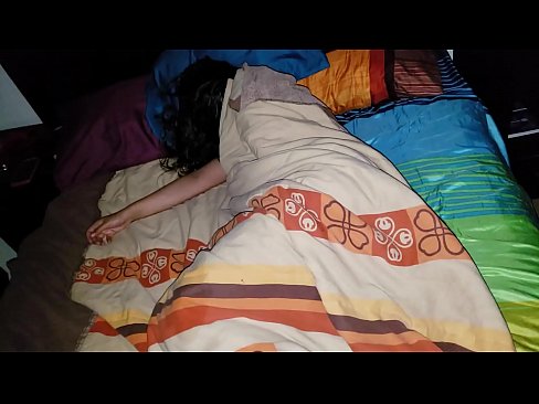 ❤️ Styfsoan bespot syn jonge styfmem wylst se sliept. ❤ Just porno op fy.chancel.top ️❤